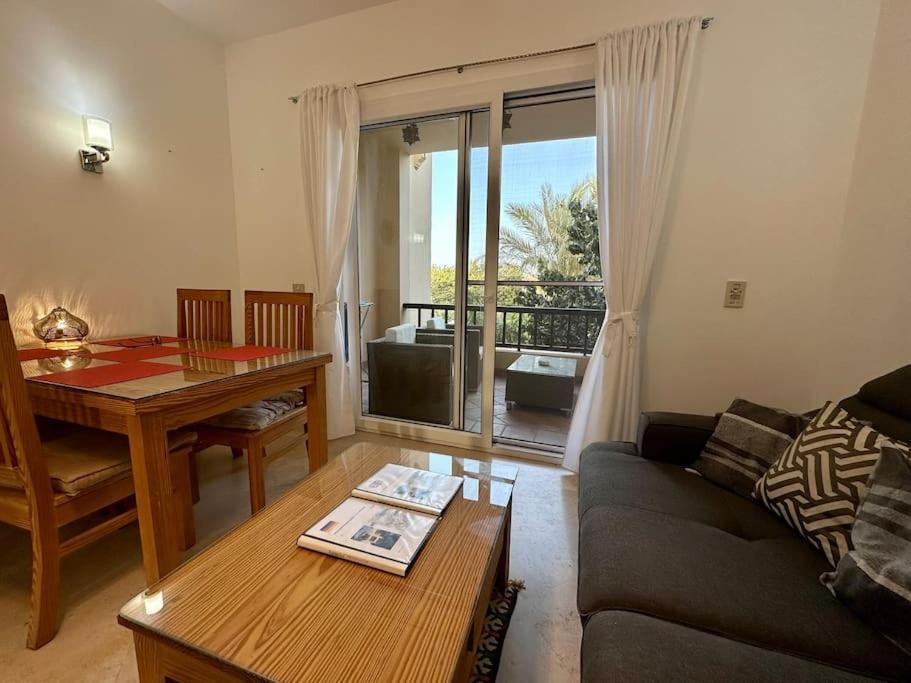 2 Bedroom Condo, With Pool, And Beach & Lagoon Access Hurghada Exteriér fotografie