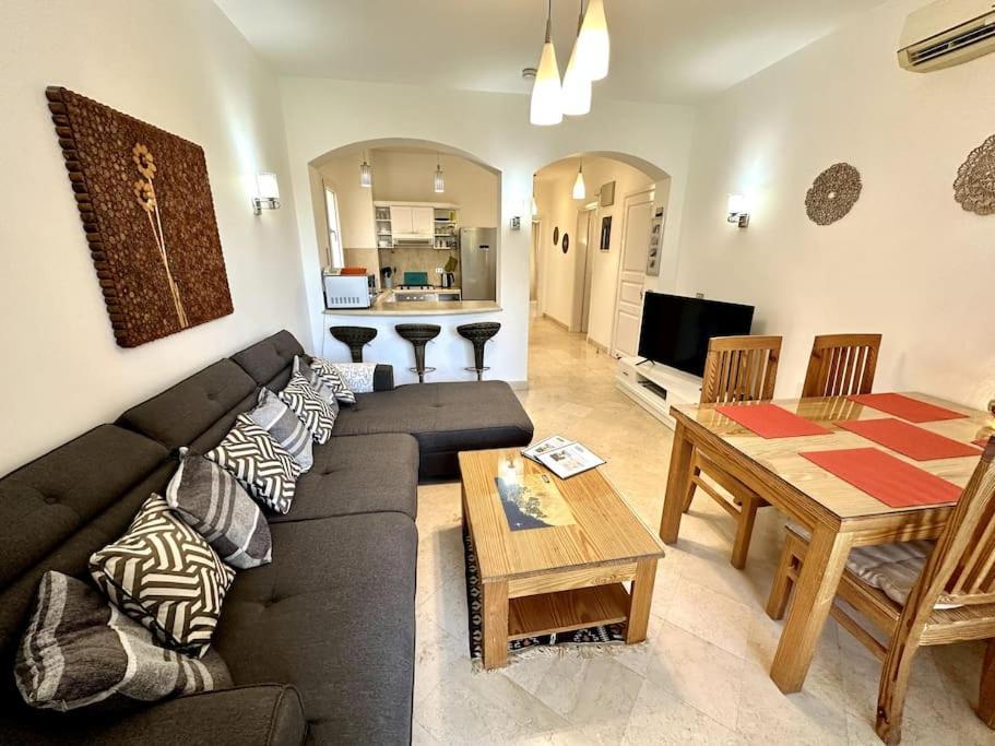2 Bedroom Condo, With Pool, And Beach & Lagoon Access Hurghada Exteriér fotografie